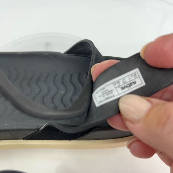 Native Juliet Shell Sandals Women's Size 10 Black Platform Ankle Strap Flat - Picture 12 of 14